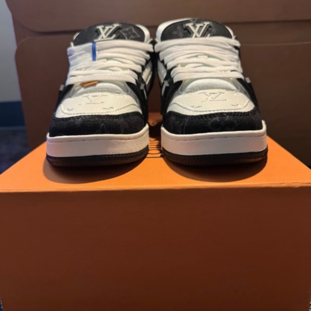 Louis Vuitton Trainer - Picture 2 of 4